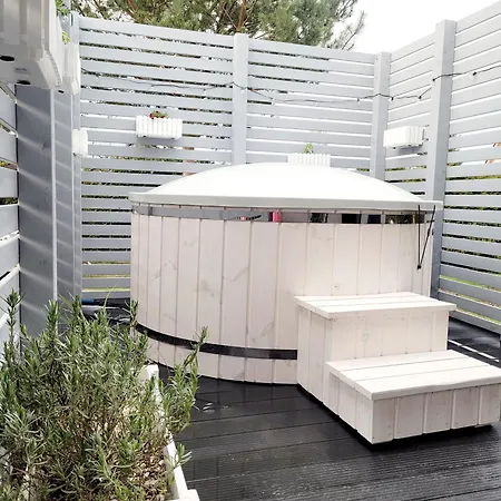 Caloroczny Domek W Nadolu Z Jacuzzi Na Tarasie Nadole  Exterior photo