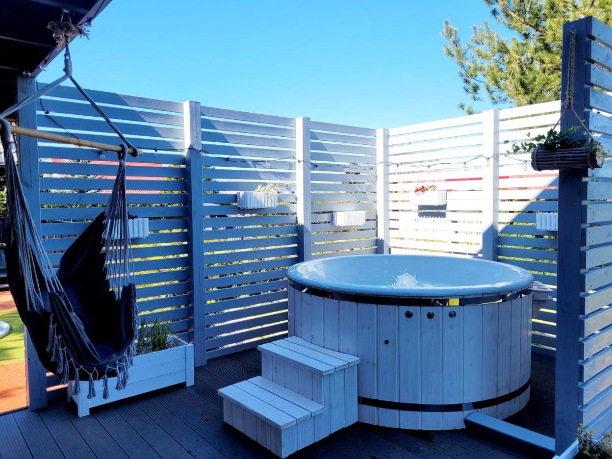 Caloroczny W Nadolu Z Jacuzzi Na Tarasie Nadole (Pomerania)